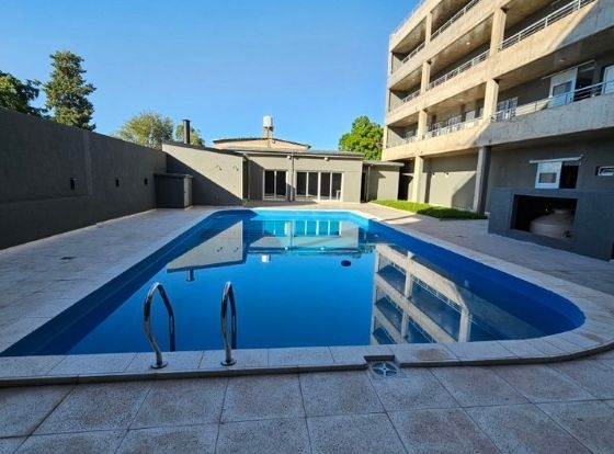 Meraki 2, piscina